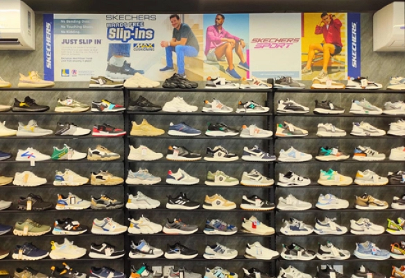 Effective Window Displays by the Best Branding Company.